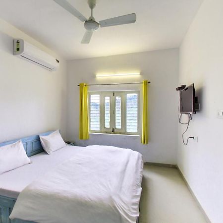 Shikhar Bunglow - A Stunning Valley View Bungalow In Mount Abu Bed and Breakfast Exteriör bild