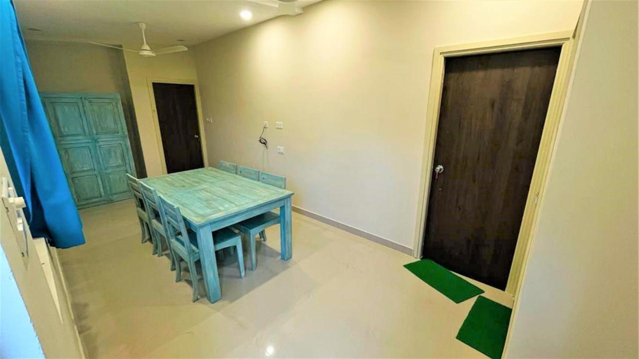 Shikhar Bunglow - A Stunning Valley View Bungalow In Mount Abu Bed and Breakfast Exteriör bild