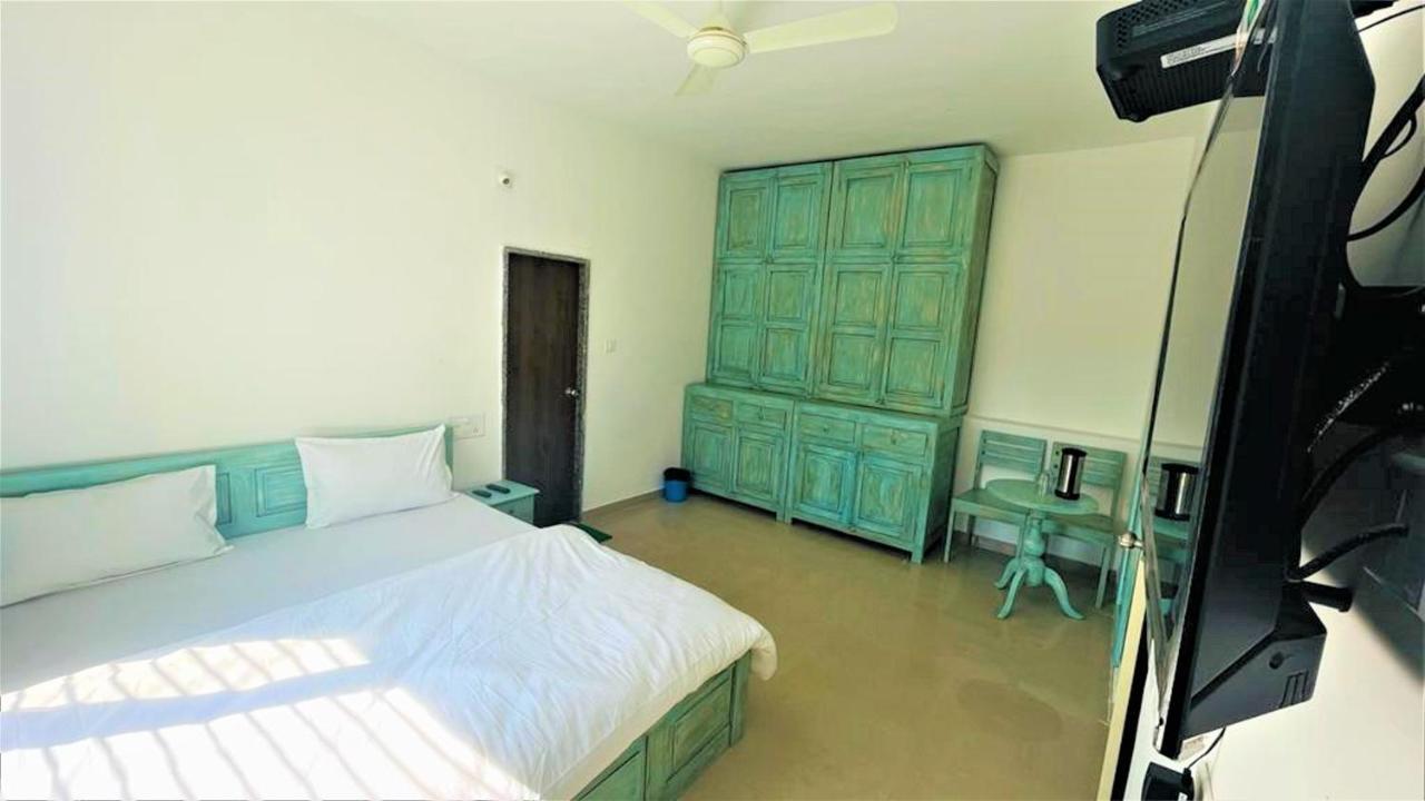 Shikhar Bunglow - A Stunning Valley View Bungalow In Mount Abu Bed and Breakfast Exteriör bild
