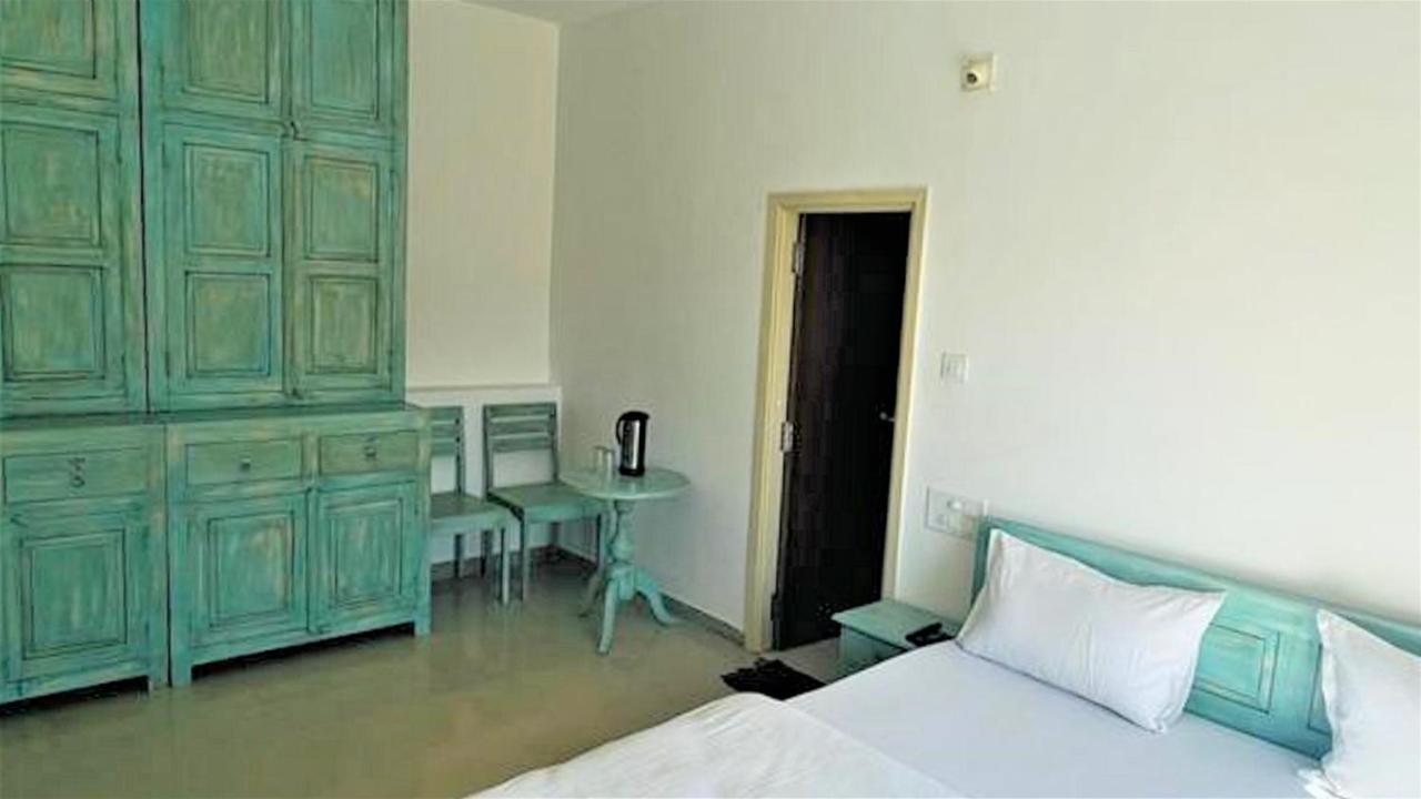 Shikhar Bunglow - A Stunning Valley View Bungalow In Mount Abu Bed and Breakfast Exteriör bild