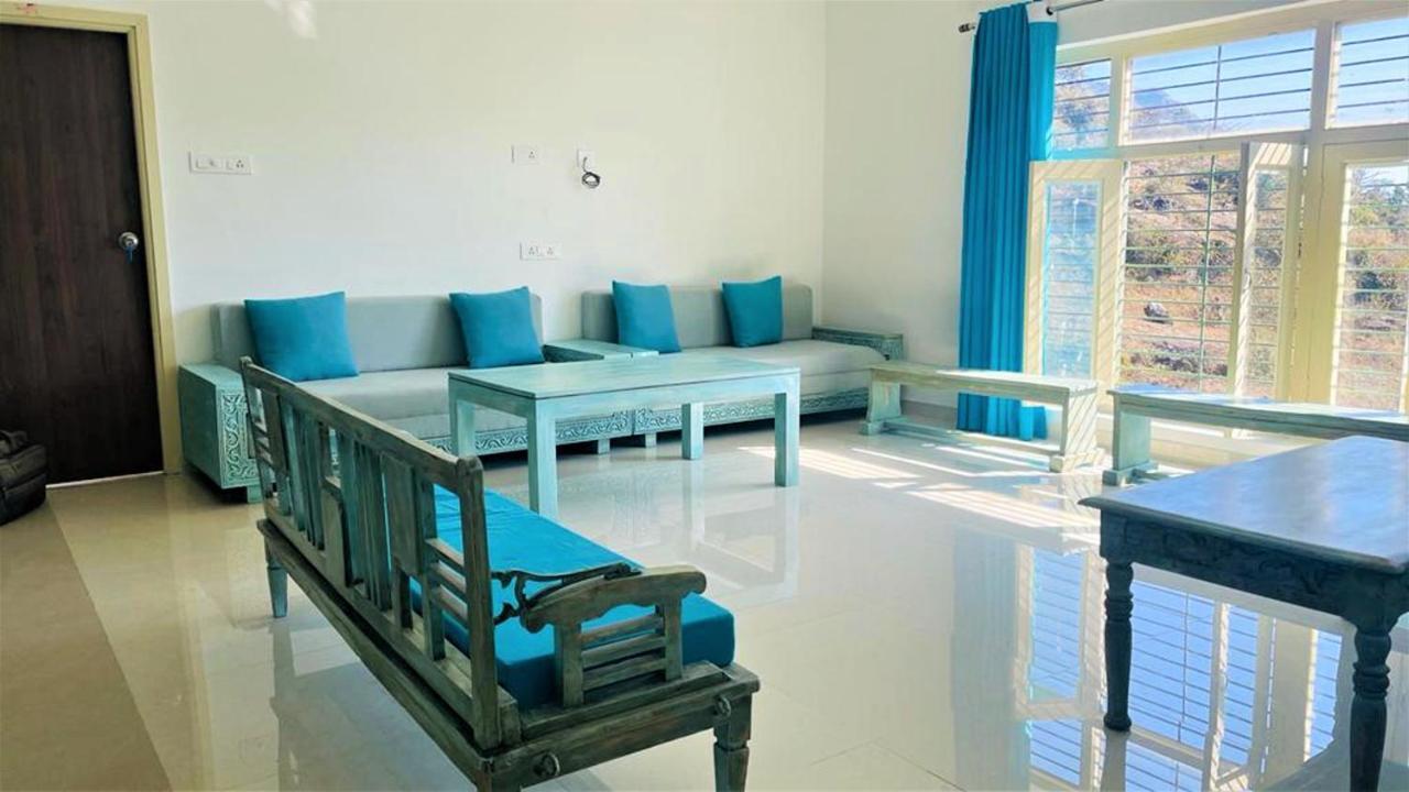 Shikhar Bunglow - A Stunning Valley View Bungalow In Mount Abu Bed and Breakfast Exteriör bild