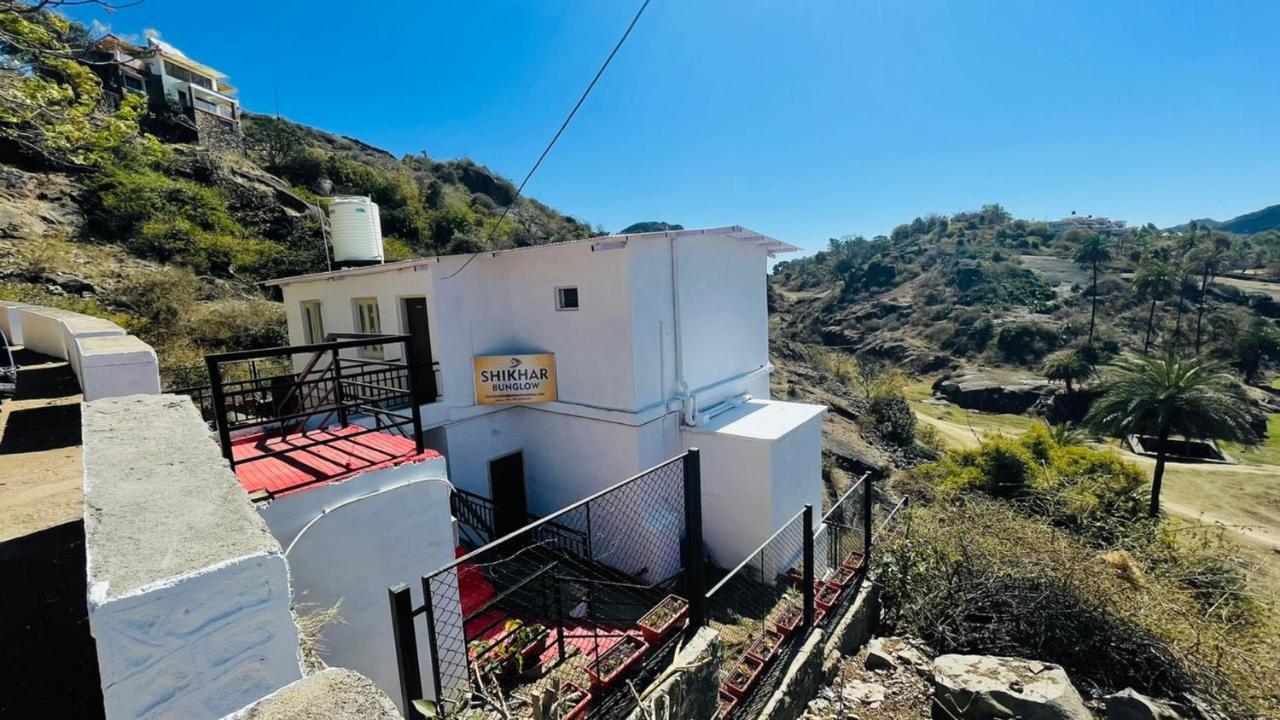 Shikhar Bunglow - A Stunning Valley View Bungalow In Mount Abu Bed and Breakfast Exteriör bild