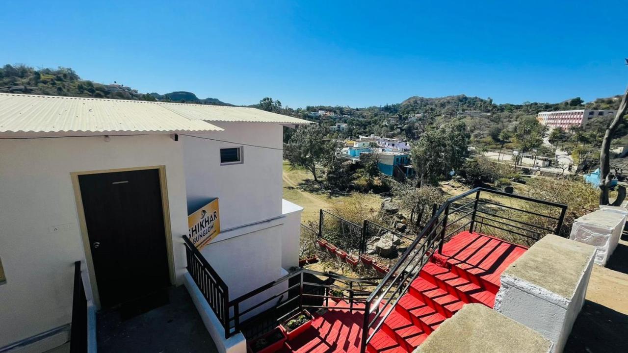 Shikhar Bunglow - A Stunning Valley View Bungalow In Mount Abu Bed and Breakfast Exteriör bild
