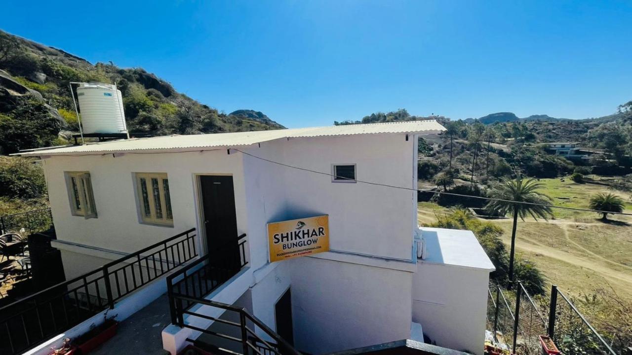 Shikhar Bunglow - A Stunning Valley View Bungalow In Mount Abu Bed and Breakfast Exteriör bild