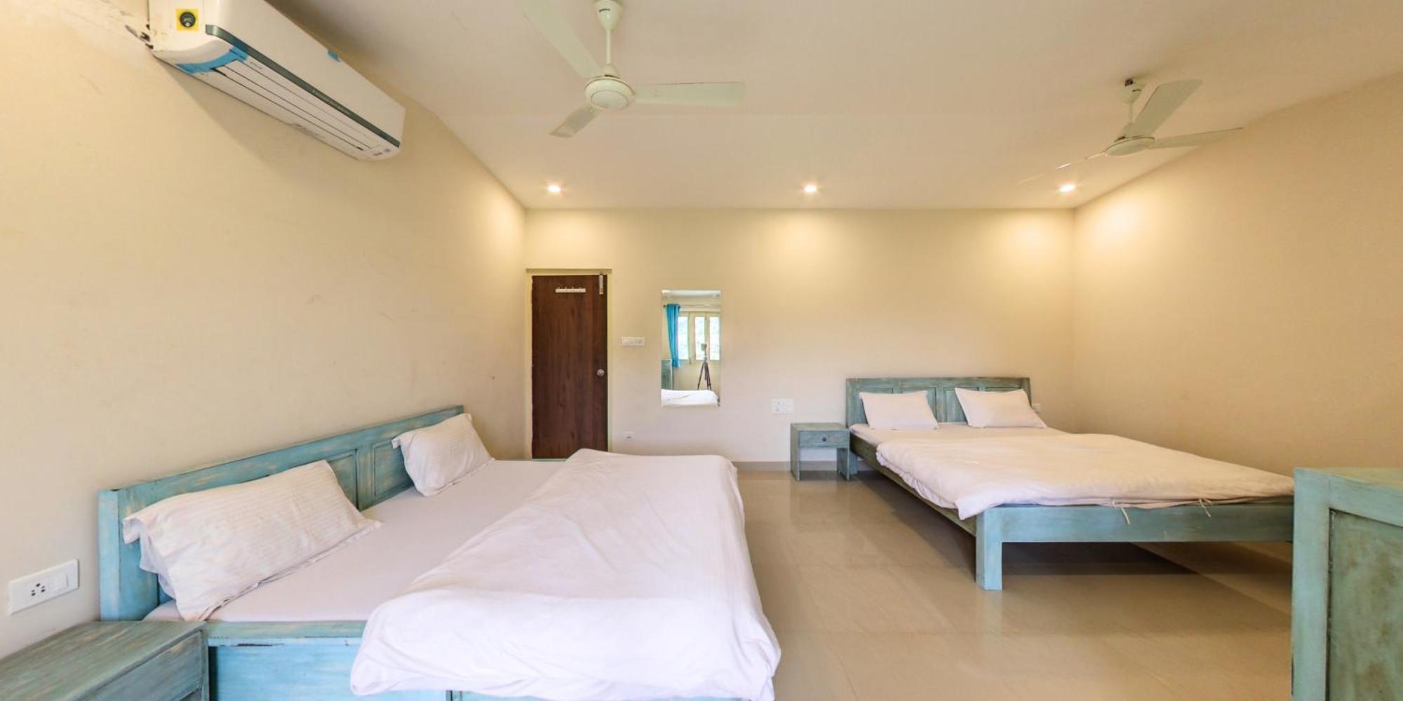 Shikhar Bunglow - A Stunning Valley View Bungalow In Mount Abu Bed and Breakfast Exteriör bild