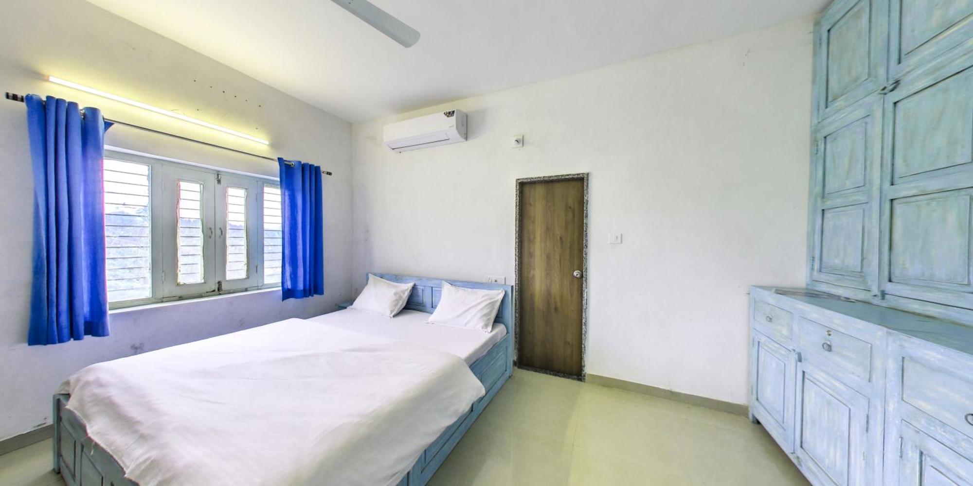 Shikhar Bunglow - A Stunning Valley View Bungalow In Mount Abu Bed and Breakfast Exteriör bild